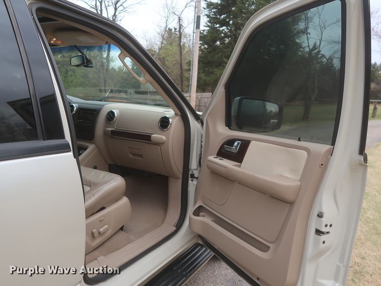 image for item IO9026 2006 Ford Expedition Limited  SUV