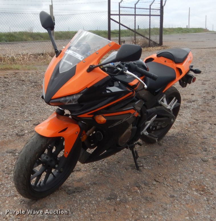 image for item IP9829 2017 Honda CBR500R  motorcycle