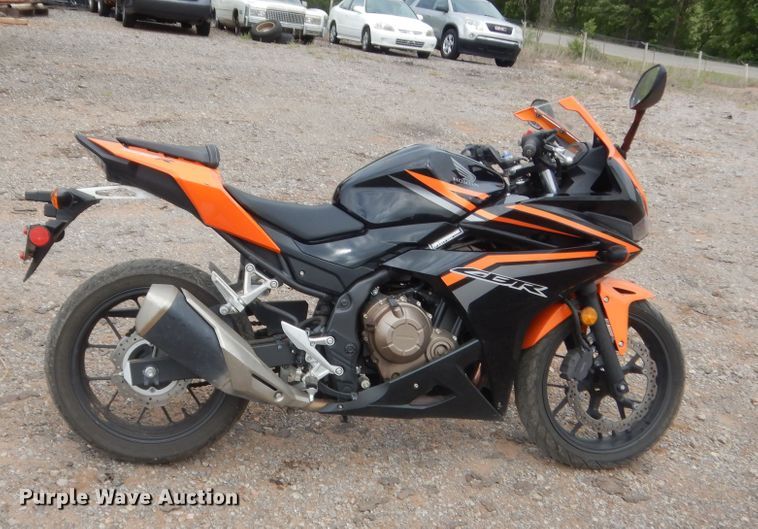 image for item IP9829 2017 Honda CBR500R  motorcycle