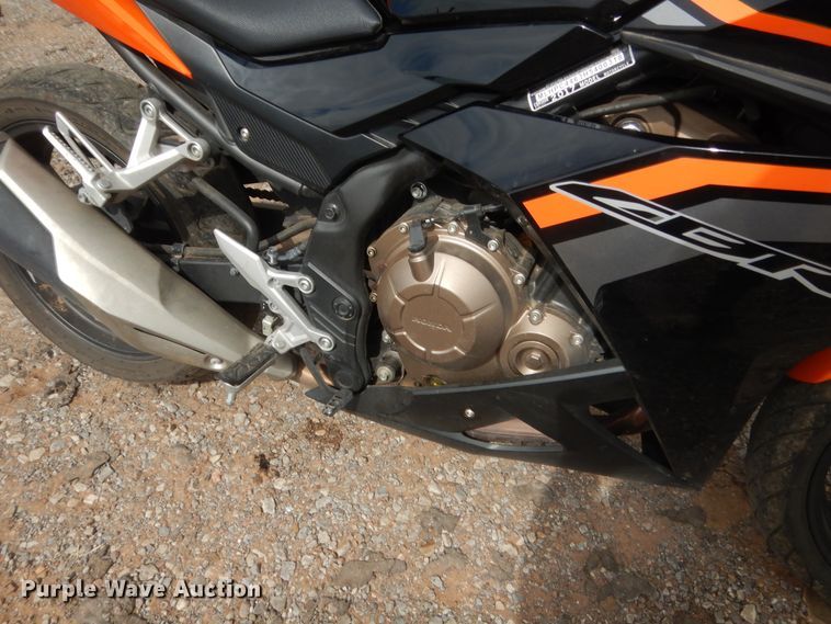 image for item IP9829 2017 Honda CBR500R  motorcycle