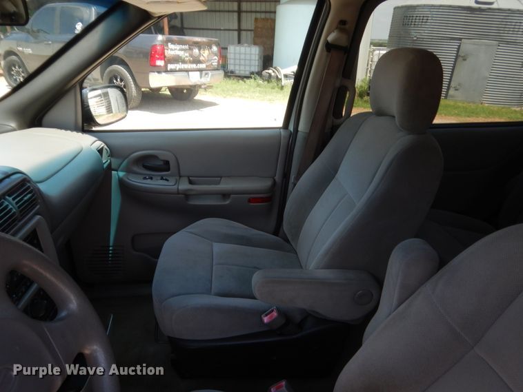 image for item IP9838 2004 Oldsmobile Silhouette  van