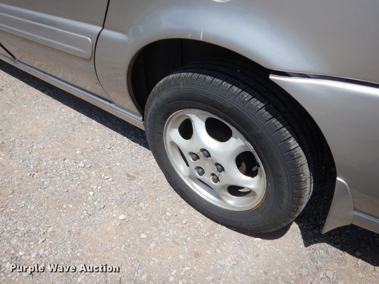 image for item IP9838 2004 Oldsmobile Silhouette  van