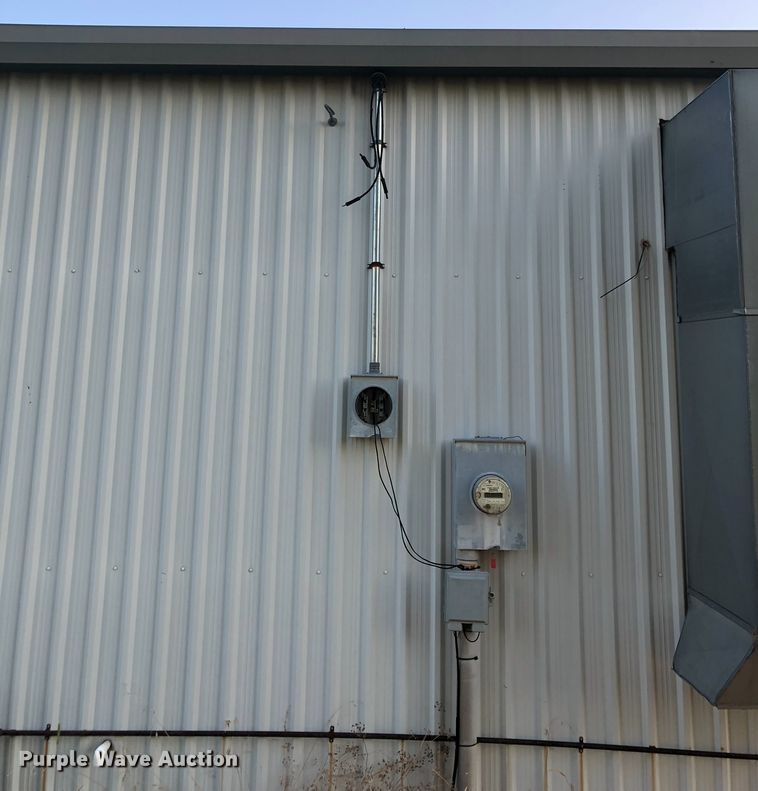 image for item IP9898 Metal building