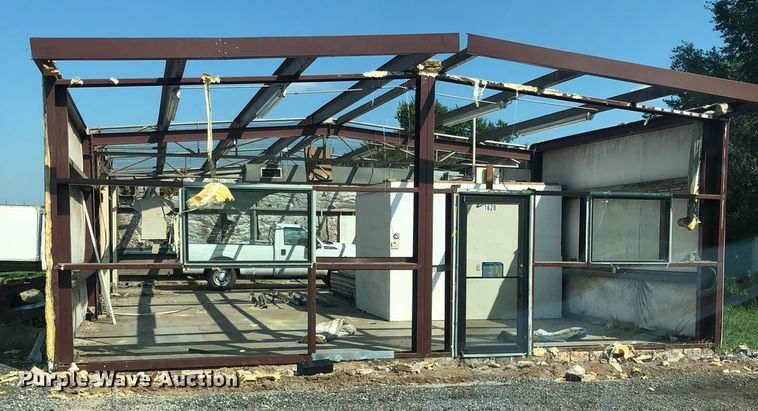 image for item IP9898 Metal building