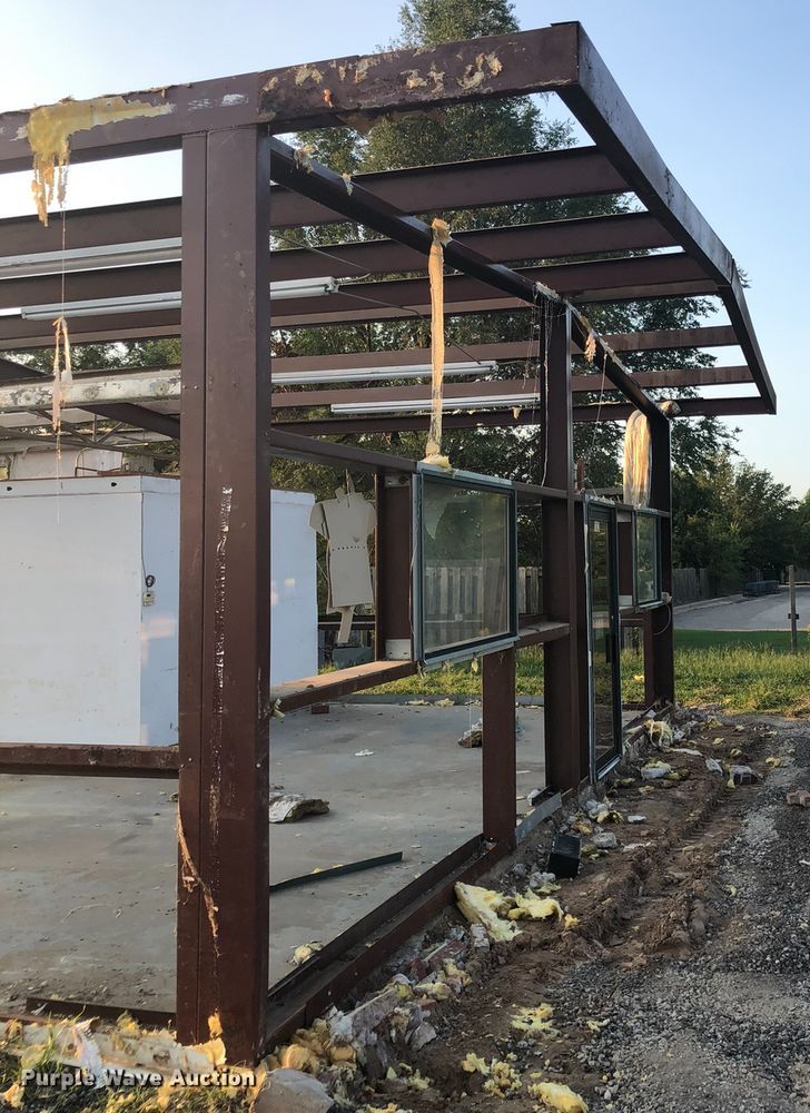 image for item IP9898 Metal building