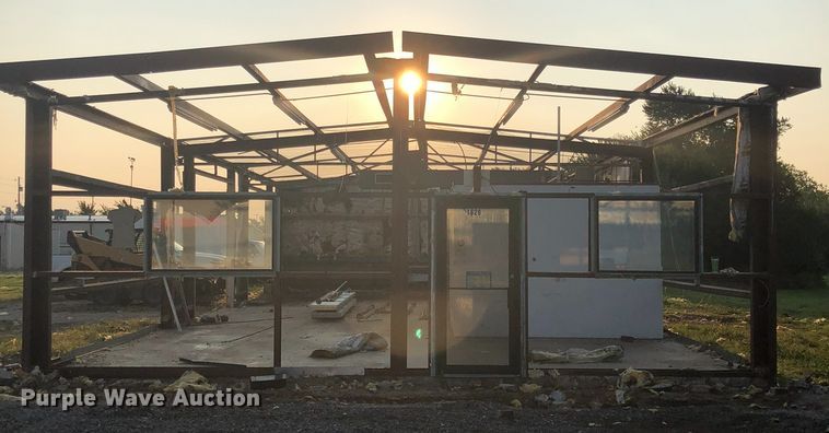 image for item IP9898 Metal building