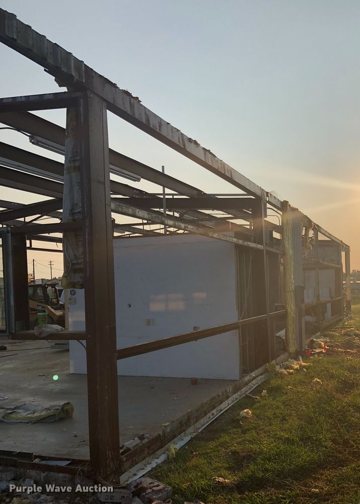 image for item IP9898 Metal building