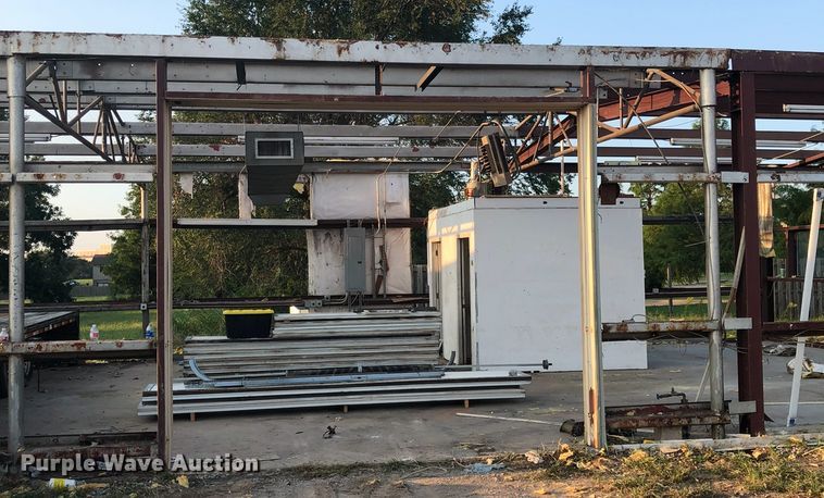 image for item IP9898 Metal building