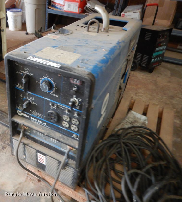 image for item IP9928 Miller Bobcat 225  welder