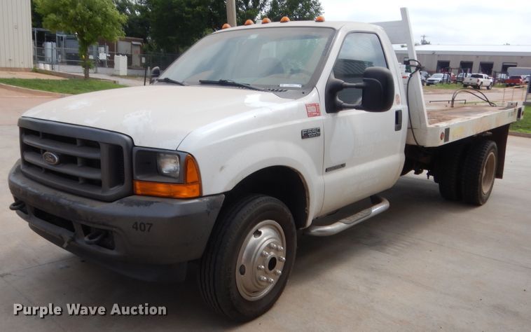 image for item IP9929 2001 Ford F550 Super Duty  flatbed truck