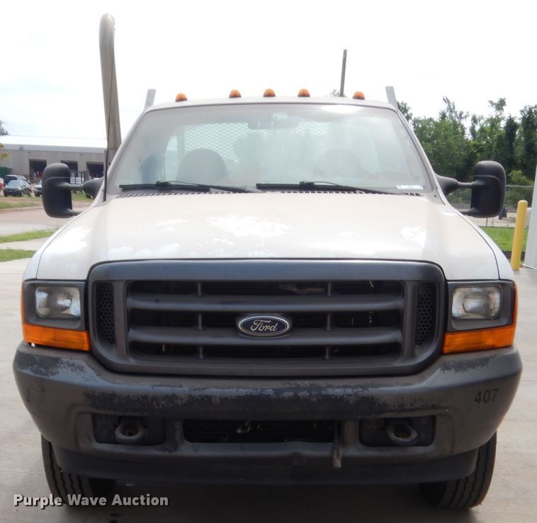 image for item IP9929 2001 Ford F550 Super Duty  flatbed truck