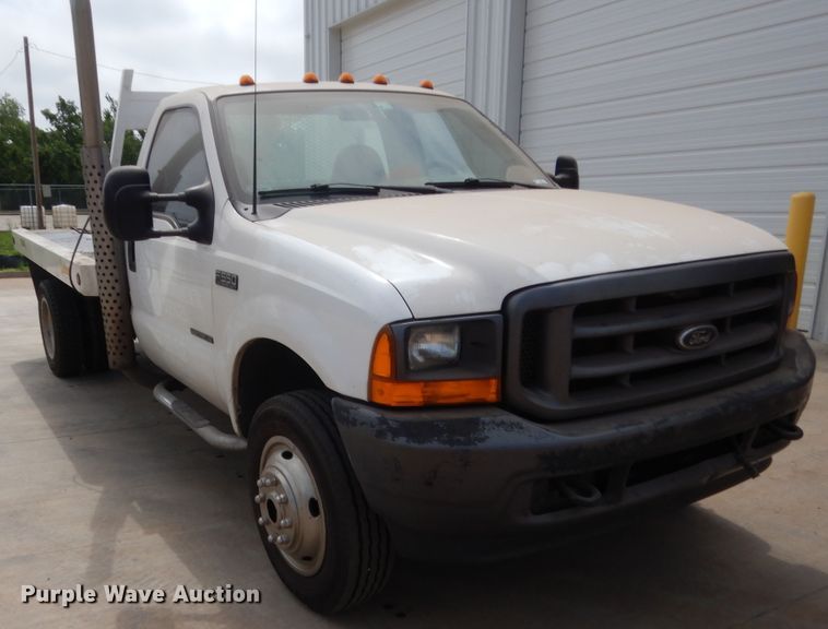 image for item IP9929 2001 Ford F550 Super Duty  flatbed truck