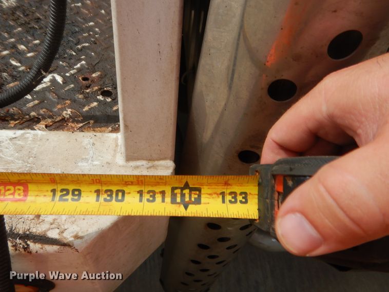 image for item IP9929 2001 Ford F550 Super Duty  flatbed truck