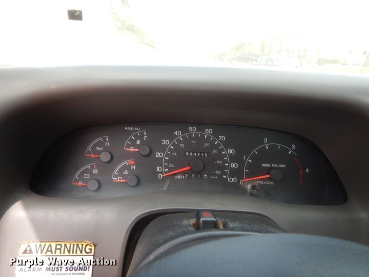 image for item IP9929 2001 Ford F550 Super Duty  flatbed truck