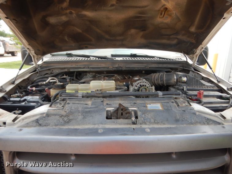 image for item IP9929 2001 Ford F550 Super Duty  flatbed truck