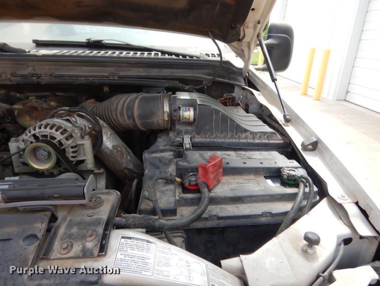 image for item IP9929 2001 Ford F550 Super Duty  flatbed truck