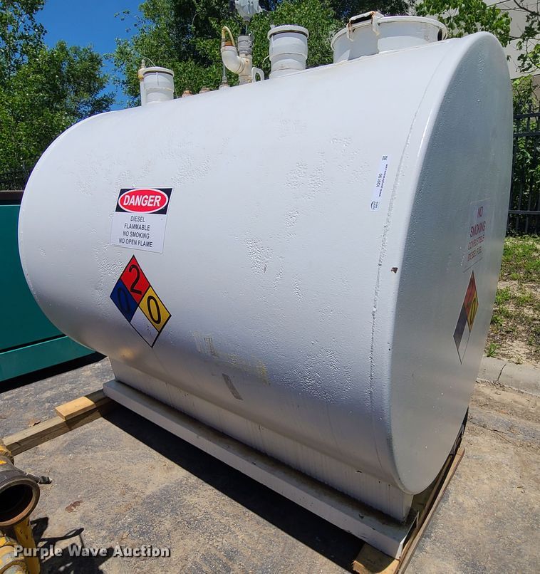 image for item IQ9190 1,200 gallon fuel tank