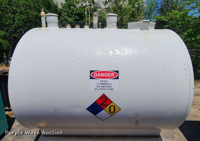 image for item IQ9190 1,200 gallon fuel tank