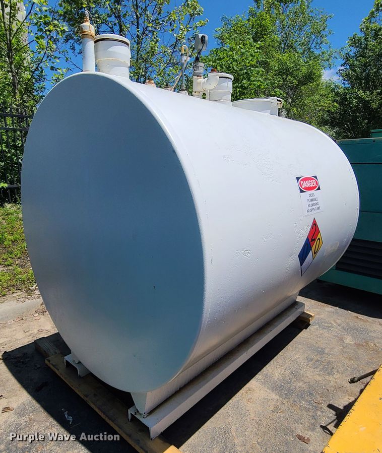image for item IQ9190 1,200 gallon fuel tank