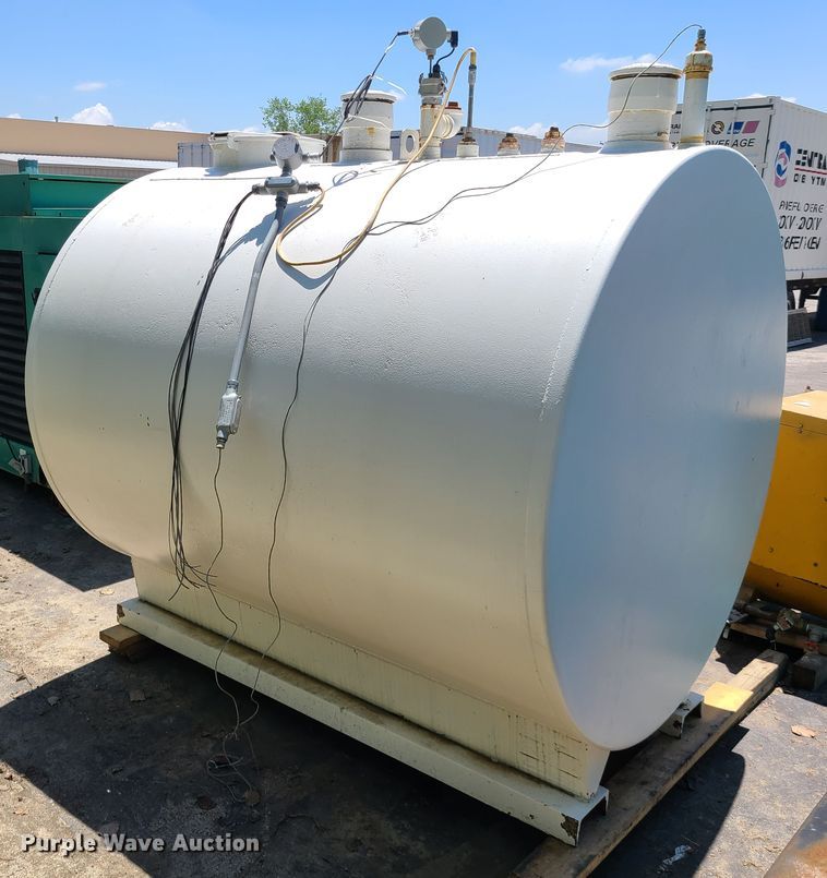 image for item IQ9190 1,200 gallon fuel tank