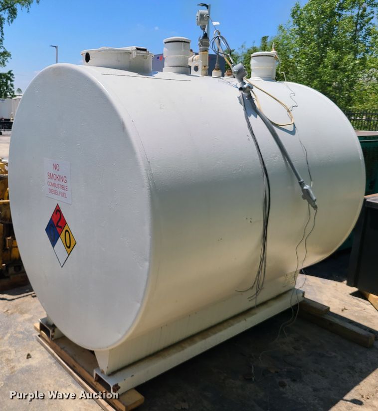 image for item IQ9190 1,200 gallon fuel tank