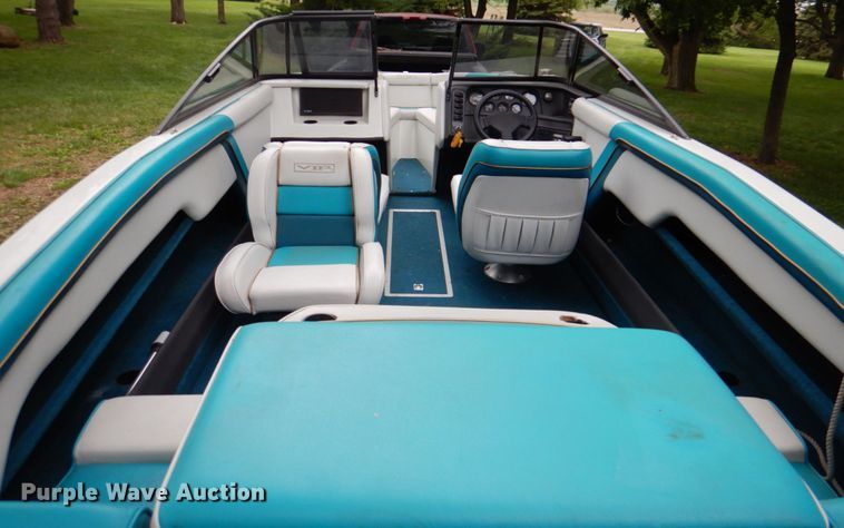 image for item IQ9487 1993 VIP Vision 1930  boat