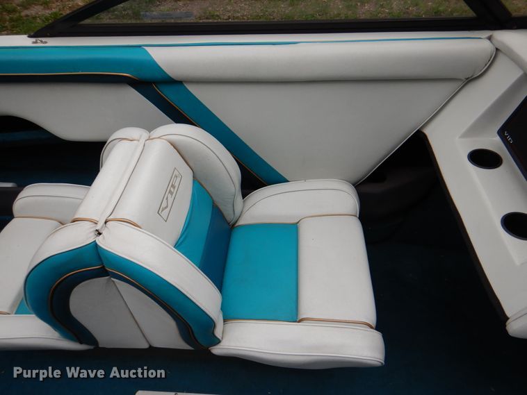 image for item IQ9487 1993 VIP Vision 1930  boat