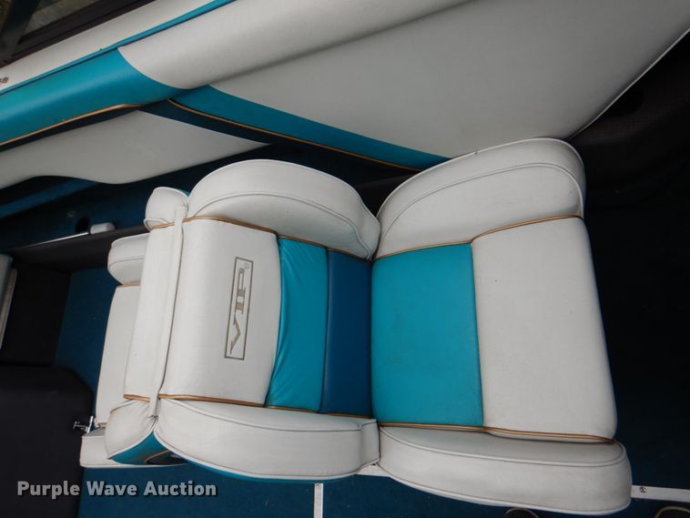 image for item IQ9487 1993 VIP Vision 1930  boat