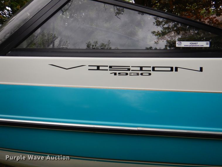 image for item IQ9487 1993 VIP Vision 1930  boat