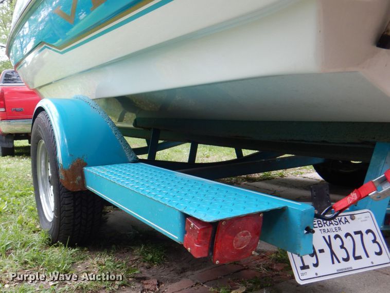 image for item IQ9487 1993 VIP Vision 1930  boat