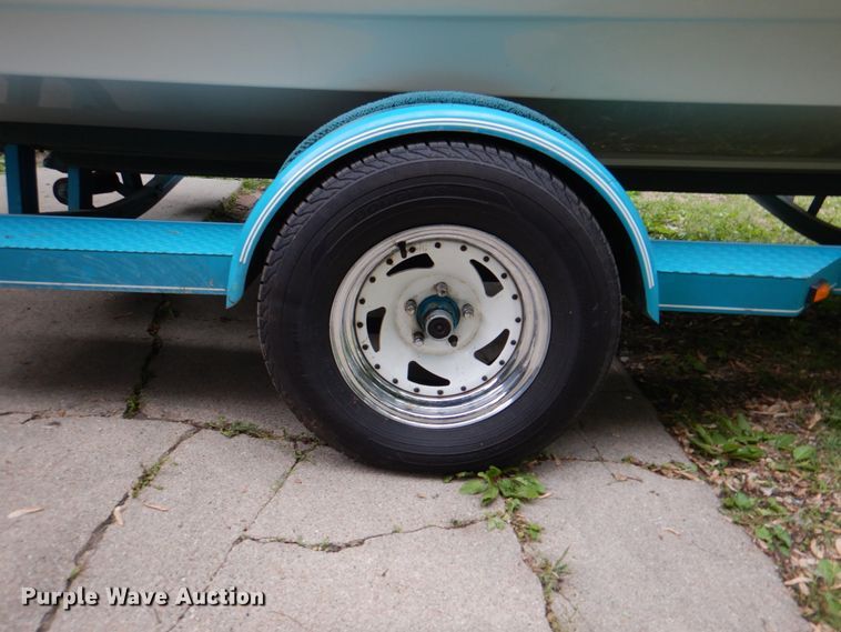 image for item IQ9487 1993 VIP Vision 1930  boat