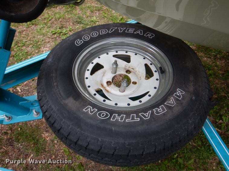 image for item IQ9487 1993 VIP Vision 1930  boat