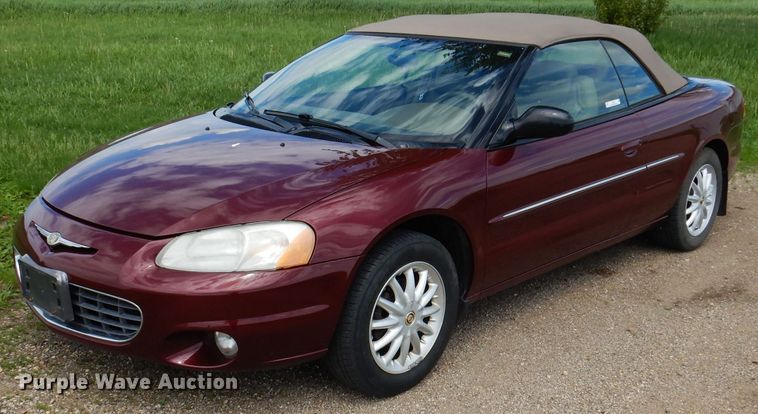 image for item IQ9529 2002 Chrysler Sebring  convertible