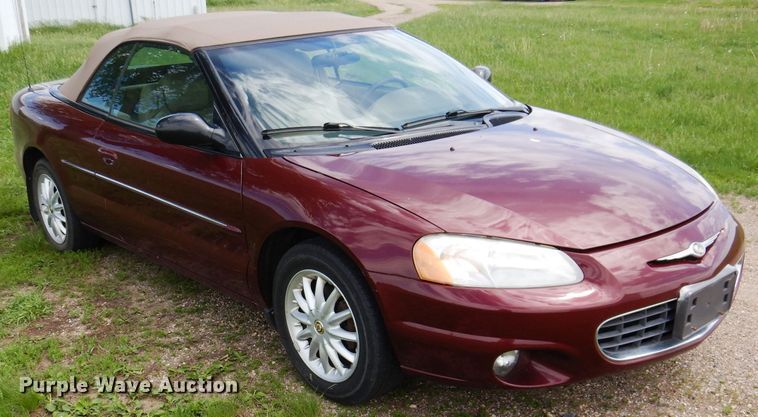 image for item IQ9529 2002 Chrysler Sebring  convertible
