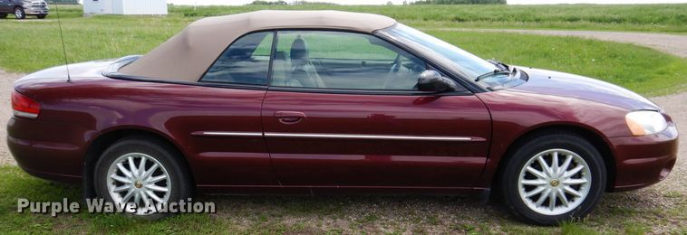 image for item IQ9529 2002 Chrysler Sebring  convertible