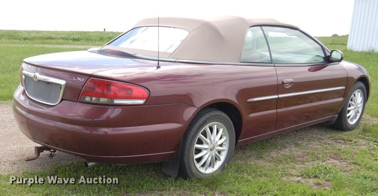 image for item IQ9529 2002 Chrysler Sebring  convertible