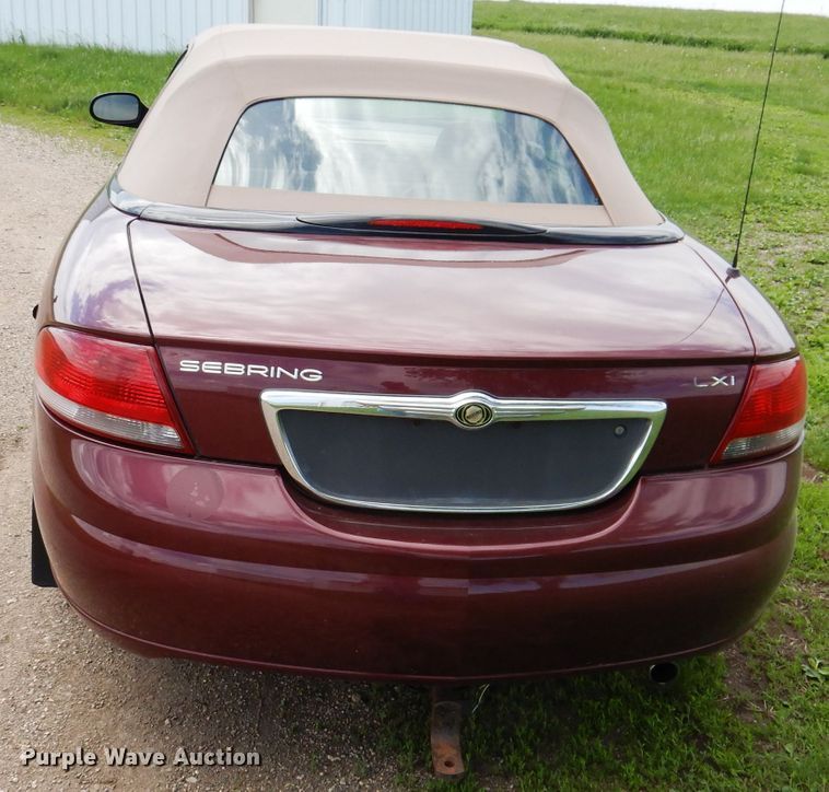 image for item IQ9529 2002 Chrysler Sebring  convertible
