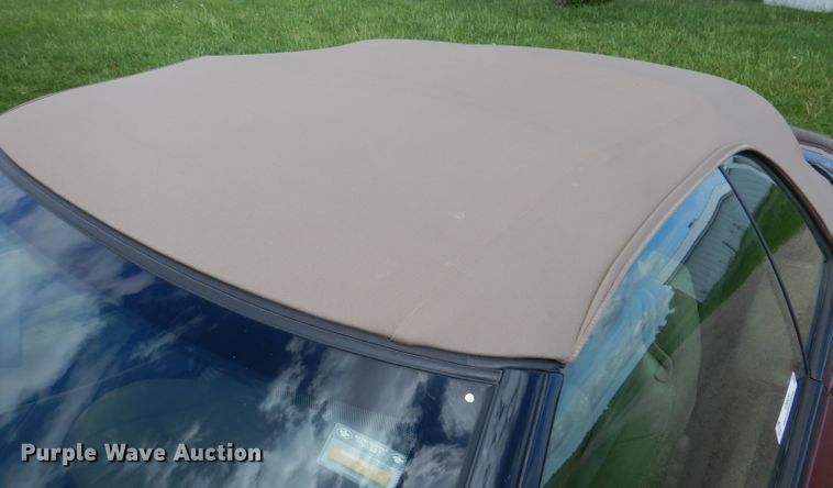 image for item IQ9529 2002 Chrysler Sebring  convertible