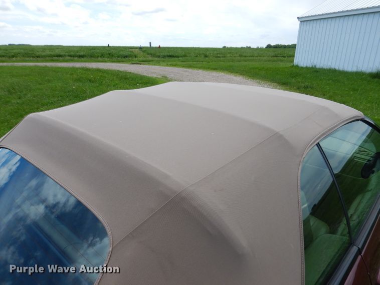 image for item IQ9529 2002 Chrysler Sebring  convertible