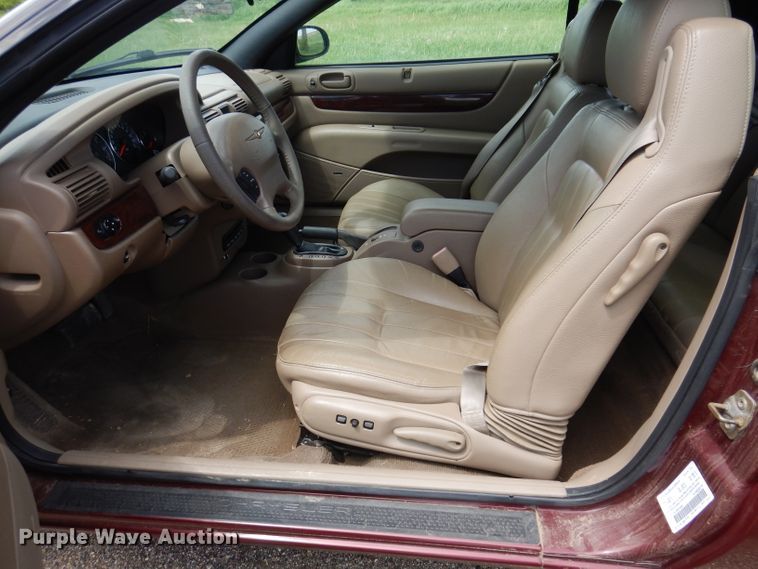 image for item IQ9529 2002 Chrysler Sebring  convertible