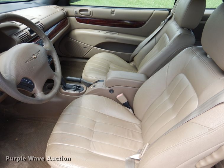 image for item IQ9529 2002 Chrysler Sebring  convertible