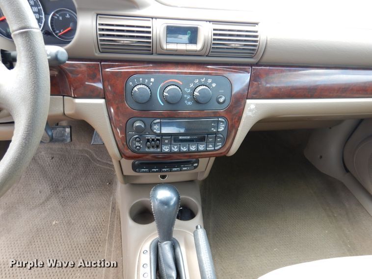 image for item IQ9529 2002 Chrysler Sebring  convertible