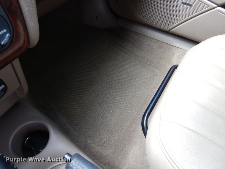 image for item IQ9529 2002 Chrysler Sebring  convertible