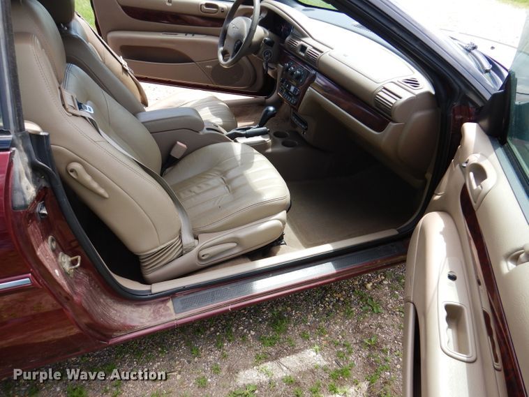 image for item IQ9529 2002 Chrysler Sebring  convertible