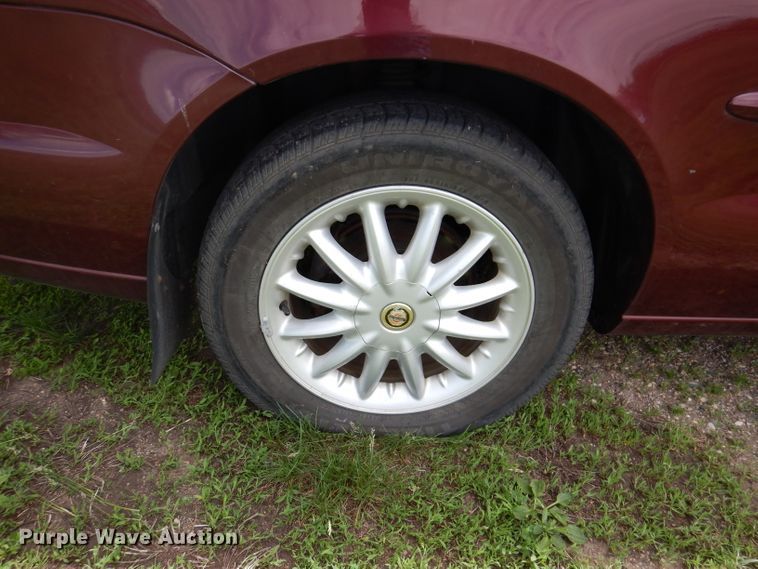 image for item IQ9529 2002 Chrysler Sebring  convertible