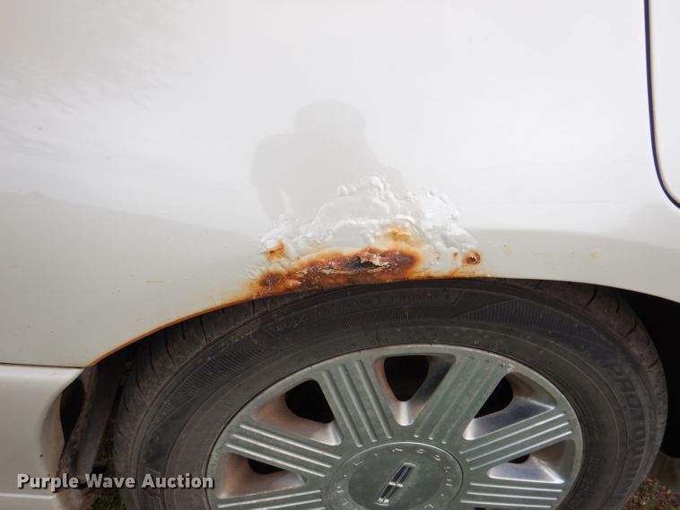 image for item IQ9531 2005 Lincoln Town Car