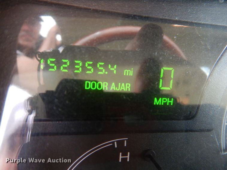 image for item IQ9531 2005 Lincoln Town Car