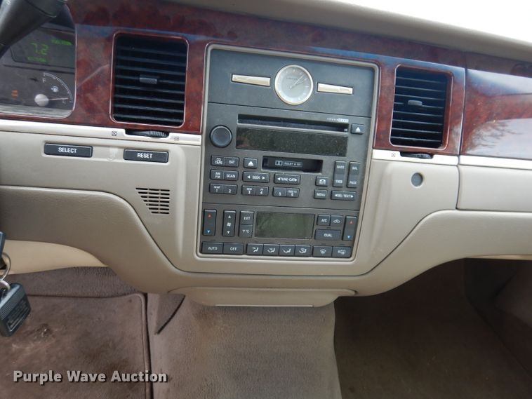 image for item IQ9531 2005 Lincoln Town Car