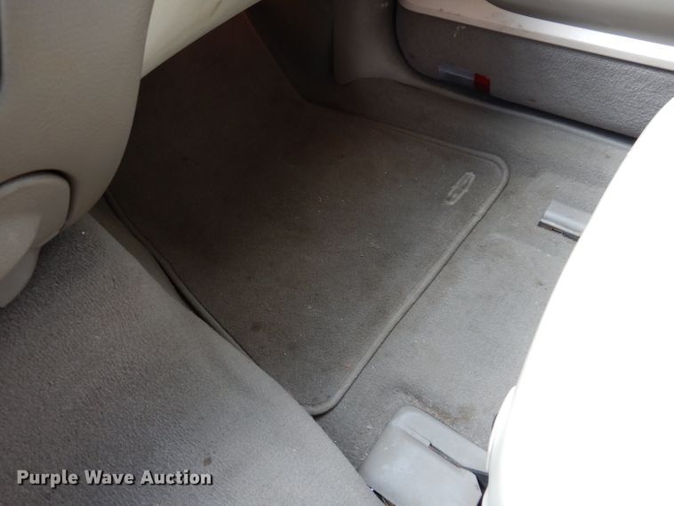 image for item IQ9531 2005 Lincoln Town Car