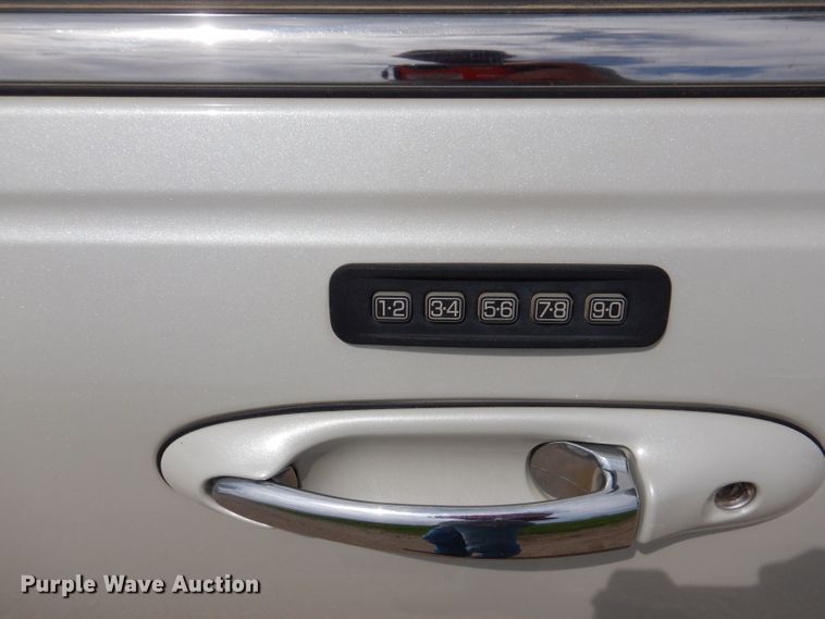 image for item IQ9531 2005 Lincoln Town Car